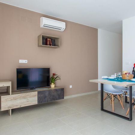Apartments Viktorija Башка Екстер'єр фото