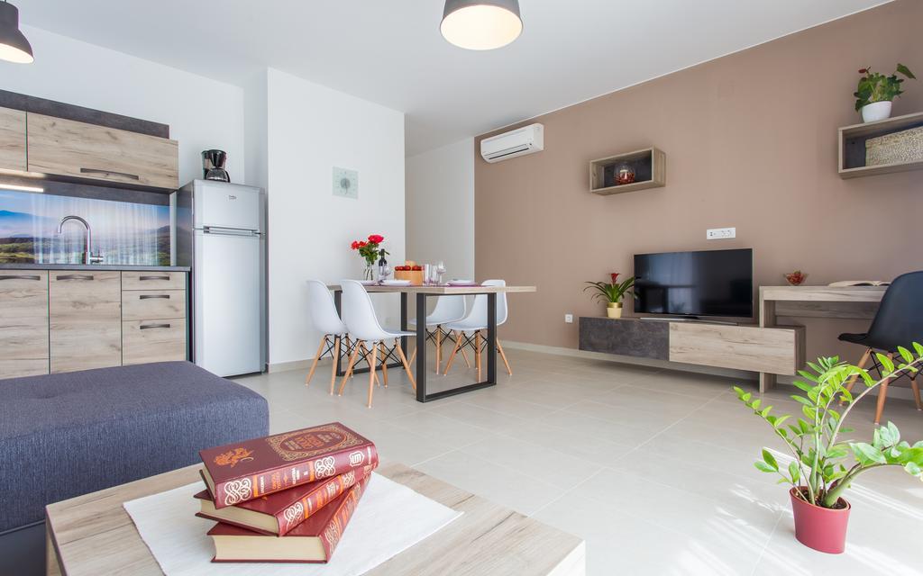 Apartments Viktorija Башка Екстер'єр фото