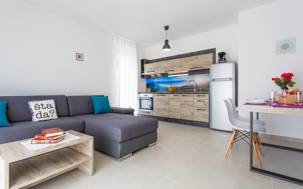 Apartments Viktorija Башка Екстер'єр фото