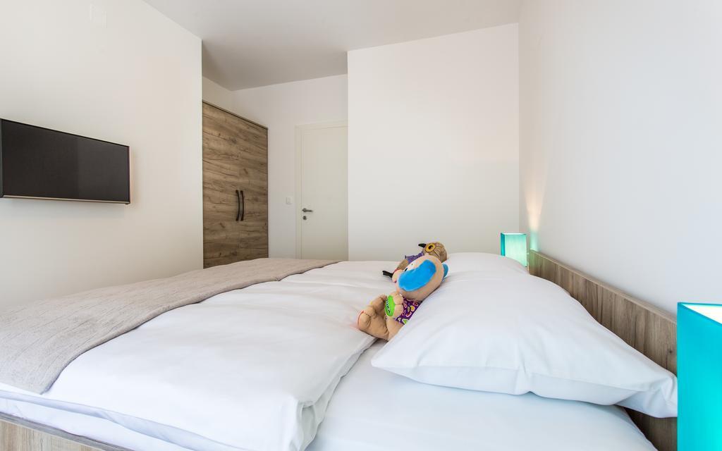 Apartments Viktorija Башка Екстер'єр фото